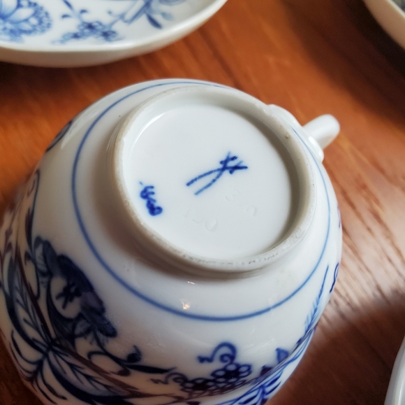 Meissen Blue Onion Crossed Swords Vintage tea cup set of 12 - Picture 4 of 4